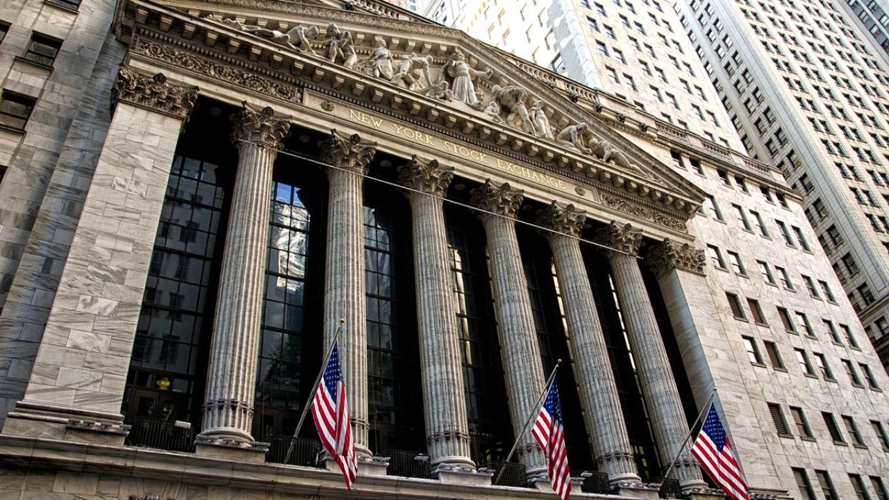 I futures salgono in attesa dei dati sui prezzi alla produzione