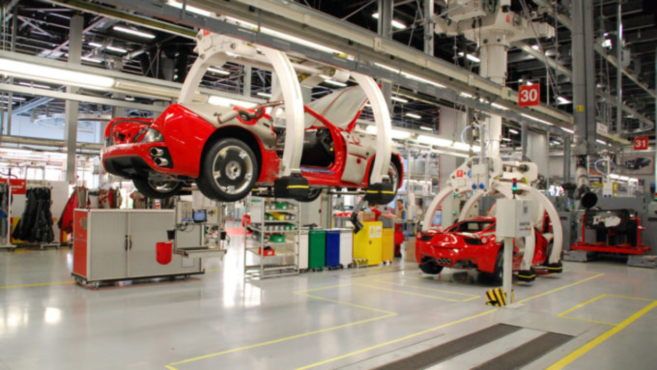 I sindacati italiani chiedono a Stellantis e Ferrari un aumento
